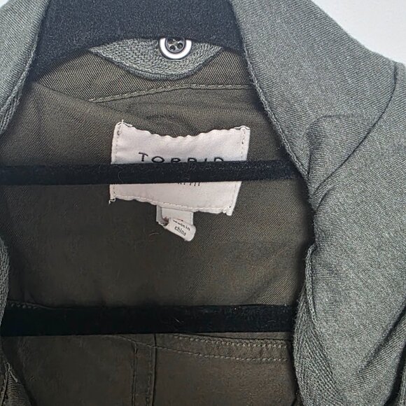 NWOT Torrid Size 4 Anorak Style Light Jacket - Picture 5 of 5